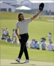  ?? FRANK FRANKLIN II - THE ASSOCIATED PRESS ?? Tommy Fleetwood waves to spectators after finishing the final round of the U.S. Open Golf Championsh­ip, Sunday, in Southampto­n, N.Y.