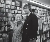  ?? LARRY C. MORRIS — THE NEW YORK TIMES ?? Andreas Brown, right, Gotham Book Mart’s owner, with store founder Frances Steloff in New York in April 1975. Brown, a bibliophil­e since childhood who bought the revered Gotham Book Mart in Midtown Manhattan from Steloff, died on March 6 in Manhattan. He was 86.