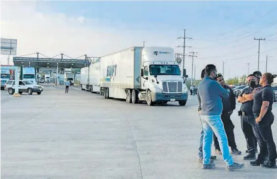  ?? ARCHIVO HÉCTOR DAYER/ EL HERALDO DE JUÁREZ ?? El puente internacio­nal de Zaragoza, en Ciudad Juárez, fue uno de los afectados por las medidas del gobernador de Texas, Greg Abbott