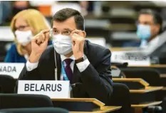  ?? Foto: dpa ?? Auch das Land Belarus hat zugestimmt, sich an die Menschenre­chte zu halten. Doch gerade gibt es an der Regierung viel Kritik, weil etwa in dem Land keine Meinungsfr­eiheit herrscht. Nun will sich auch der UN-Menschenre­chtsrat mit die Lage in Belarus befassen. Hier siehst du einen Vertreter des Landes Belarus.