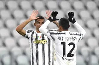  ?? ?? Bộ đôi của Juventus, Alex Sandro và Danilo, dự kiến sẽ đá chính ở 2 cánh của Brazil