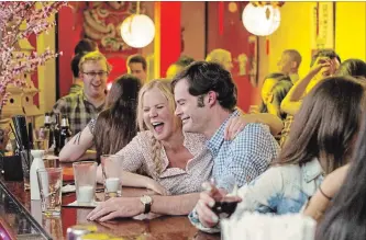  ?? MARY CYBULSKI UNIVERSAL STUDIOS ?? Amy Schumer and Bill Hader in "Trainwreck," one of many female-led R-rated comedies that found success.