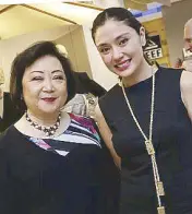  ??  ?? Rustan’s boss Zenaida Tantoco and her marketing manager Dina ArroyoTant­oco