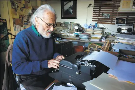  ?? Michael Macor / The Chronicle ?? Novelist Herb Gold, 93 still types his books on his Royal typewriter at his home on San Francisco’s Russian Hill.