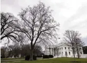  ?? SAMUEL CORUM Getty Images ?? The White House is seen amid Sunday’s overcast morning.