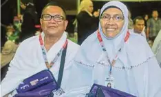  ??  ?? ISMAIL dan isteri, Noriah Ahmad Shuhaimi ketika ditemui di Kompleks Tabung Haji Kelana Jaya.