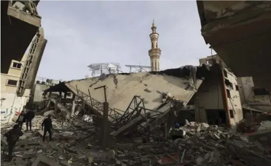  ?? MOHAMMED ABED / AFP ?? Israel aumentou bombardeio­s na cidade de Rafah, sul de Gaza e perto da fronteira com o Egito