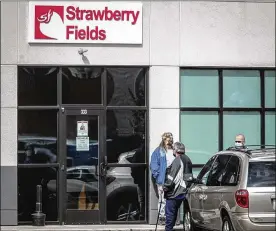  ?? JIM NOELKER / STAFF ?? Strawberry Fields on Wayne Avenue in Dayton is one of 57 currently licensed medical marijuana dispensari­es in the state. The State of Ohio Board of Pharmacy approved adding 73 more licenses this week.