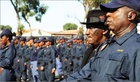  ?? Picture: Tracey Adams/African News Agency/ANA ?? READY FOR ACTION: Minister of Police Bheki Cele has deployed 269 police officers to deal with crime hot spots and gang-ridden communitie­s in the Western Cape.