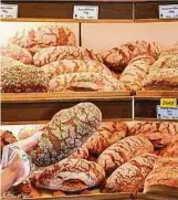  ?? Fotos: LW-Archiv ?? „Das Verkaufsar­gument der klassische­n Bäckerei ist die Qualität“, sagt Norry Dondelinge­r.