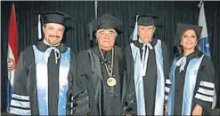  ?? ?? HONORIS CAUSA. Reconocido por varias universida­des del mundo.