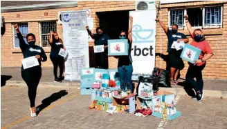  ??  ?? Food parcels were handed over to Richards Bay Family Care