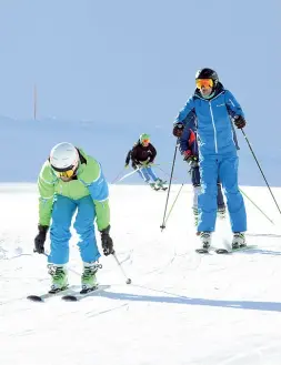  ??  ?? Turismo nelle valli Aumentano le presenze di sciatori e l’indotto