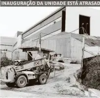  ??  ?? Obra do Hospital Municipal de Parelheiro­s, na zona sul; inauguraçã­o está prevista para o próximo dia 29