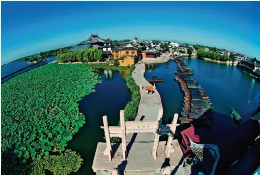  ??  ?? Jinxi Town, part of Kunshan, is famous for its environmen­t. IC