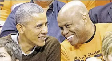  ??  ?? Former president Barack Obama is brother-in-law to Knicks executive Craig Robinson (r.)