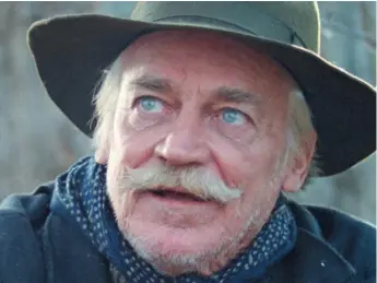  ?? KINO MARQUEE ?? Richard Farnsworth plays a robber released after 33 years in prison in “The Grey Fox.”