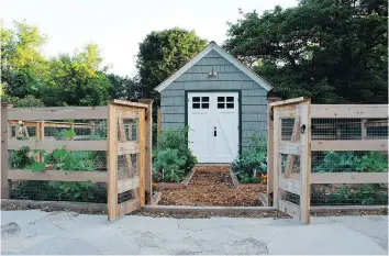  ?? HEATHER BLACKMORE/THE ORGANIC GARDENER ?? Even smaller spaces can yield a substantia­l amount of food.