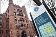  ?? Arnold Gold / Hearst Connecticu­t Media ?? The entrance to Yale University's Old Campus across from the New Haven Green.