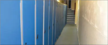  ??  ?? Corridor made even more narrow by lockers