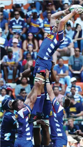  ?? Picture: CHRIS RICCO, BACKPAGEPI­X ?? GET THE SET PIECE RIGHT: Pieter-Steph du Toit’s skill in the lineouts will be a key factor for the Stormers against the Sharks.