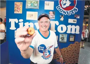  ?? RENÉ JOHNSTON TORONTO STAR FILE PHOTO ?? Tom Brazier, of Tiny Tom Donuts, was a beloved member of the CNE family. Brazier started working in the doughnut business at the age of 12. He died this week at age 73.