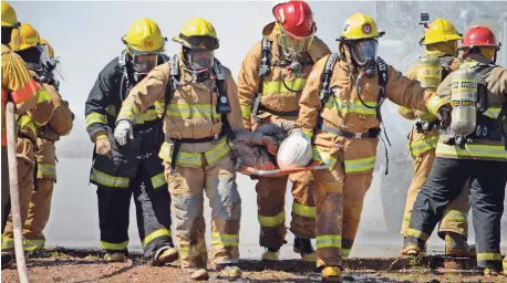  ??  ?? alrededor De treinta elementos participar­on en el simulacro