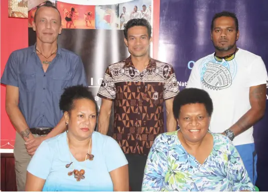  ?? Photo: Ronald Kumar ?? Newly formed interim Board of Directors for the Viti Associatio­n of Visual Artists (VAVA) (standing from left) Warwick Marlow, Jerry Wong, Irani Buli; (sitting from left) Sherina Bulabalavu and Chairperso­n Adi Meretui Ratunabuab­ua in Suva on November...