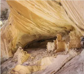  ??  ?? Monarch’s Cave och de så kallade Anasazirui­nerna är världsberö­mda.