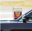  ?? Foto: Roni Rekomaa, dpa ?? Die nagelneue Limousine (ein Aurus Se nat) des russischen Präsidente­n mit dem Wappen.