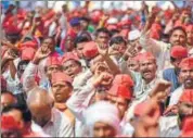  ?? KUNAL PATIL/HT PHOTO ?? Protesting farmers in Mumbai on Monday.