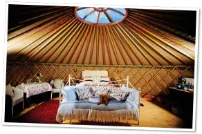  ??  ?? EXQUISITE: The Heart of Gold Yurt at Walcot Hall in Shropshire