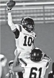  ?? Ronald Cortes / Contributo­r ?? Shadow Creek’s Greg Hancock celebrates his first-quarter TD catch against Wagner on Friday.