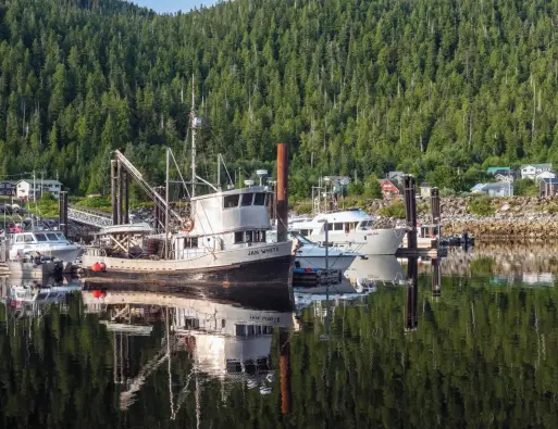  ??  ?? The harbour in Hartley Bay, B.C. (above). Serving this and other remote towns can involve shipping in tons of gear (right).