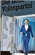  ?? Foto: dpa ?? Hoffnungst­räger aus dem Container: neue ÖVP Chef Sebastian Kurz. der