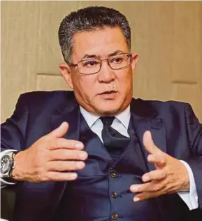  ?? PIC BY SADDAM YUSOFF ?? Retirement Fund Incorporat­ed (KWAP) chief executive officer Datuk Wan Kamaruzama­n Wan Ahmad says KWAP strives to continue commitment to more responsibl­e investment­s.