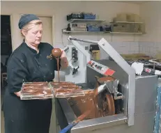  ??  ?? Head baker and chocolatie­r Liz Ward.