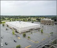  ?? Arkansas Democrat-Gazette/JOHN SYKES JR. ?? This Little Rock property at South University Avenue and Interstate 630, the former Sears building, is being redevelope­d as an area called The District at Midtown.