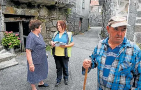  ?? // MIGUEL MUÑIZ ?? Usuarios de Correos Rural en la provincia de Orense