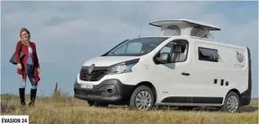  ??  ?? Deux places nuit pour ce Trafic Renault en version tôlée avec petit toit relevable et baie latérale rapportée. ÉVASION 24