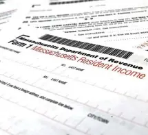  ?? STUART CAHILL / HERALD STAFF FILE ?? READY? Though the federal filing deadline got pushed back to July 15, the state’s tax deadline is still April 15.