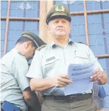  ?? | AGENCIAUNO ?? El general director de la policía uniformada, Bruno Villalobos, dio a conocer la determinac­ión ayer en la tarde