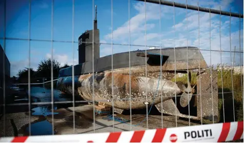  ?? Foto: Jens Dresling/ritzau Foto/dpa ?? Was hat Peter Madsen getan, bevor er sein selbst gebautes U boot im Meer versenkt hat?