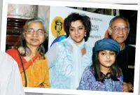  ??  ?? Meera with her parents and daughter Chameli in 2002