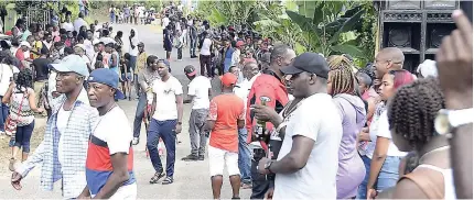  ??  ?? Persons flock to the annual Emancipati­on Day Donkey Race in Top Hill, St Catherine.