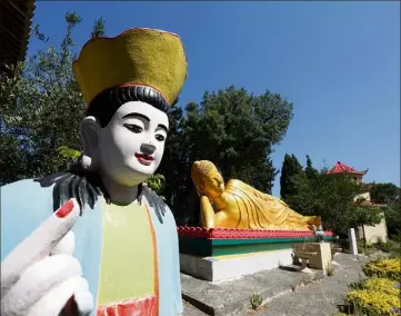  ?? (Photos Philippe Arnassan) ?? La pagode bouddhique Hông-Hiên est la plus vieille et la plus grande de France.