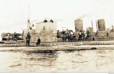  ?? ARCHIVO ?? Submarino UC52 escoltado por torpedero de la Escuala Naval Militar. 1917.