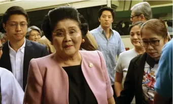  ?? (PHOTO BY AL PADILLA) ?? MANILA. Former first lady Imelda Marcos on her way to the Sandiganba­yan to post bail on November 16, 2018 while the court decides whether it should grant a post-conviction bail.