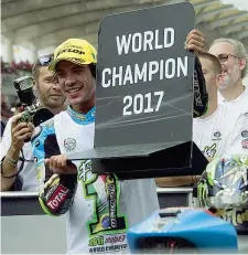  ?? (Getty Images) ?? Campione Franco Morbidelli, 22 anni, festeggia il titolo in Moto2