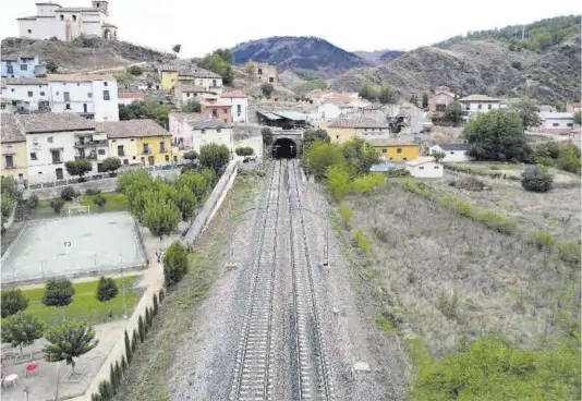  ?? ?? El túnel de la línea de tren a su paso por la localidad zaragozana de Bubierca es uno de los que se adaptarán.